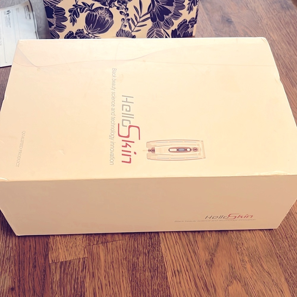 SKIN TIGHTENING Hello Skin HIFU machine from Japan